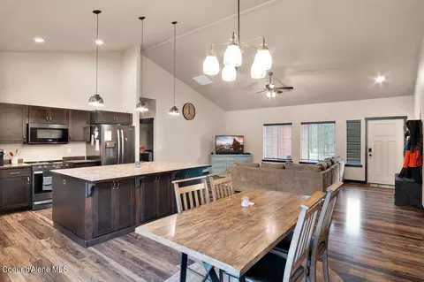 Dining - 349 E Chilco Rd, Rathdrum, ID 83858 photo 3 of 3