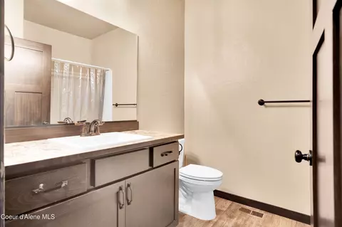 Bath - 349 E Chilco Rd, Rathdrum, ID 83858 photo 4 of 4