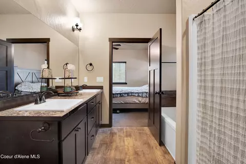 Bath - 349 E Chilco Rd, Rathdrum, ID 83858 photo 2 of 4