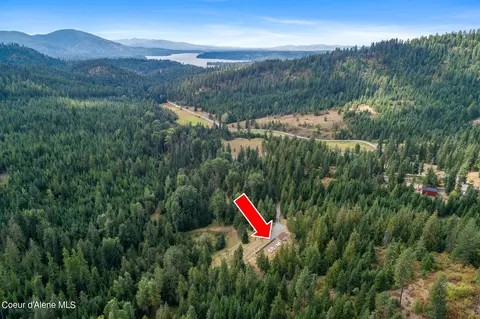 11590 E Mokins Bay Rd, Hayden, ID 83835