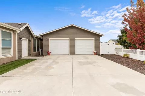 106 W Violet Ct, Post Falls, ID 83854 photo 2