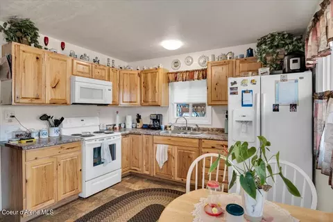 Kitchen - 502 W Fork Pinecreek Rd, Pinehurst, ID 83850 photo 1 of 1