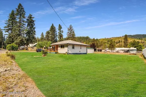 Exterior - 502 W Fork Pinecreek Rd, Pinehurst, ID 83850 photo 2 of 6