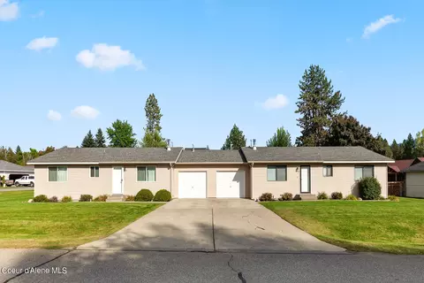 9978 N Sunview Ln, Hayden, ID 83835