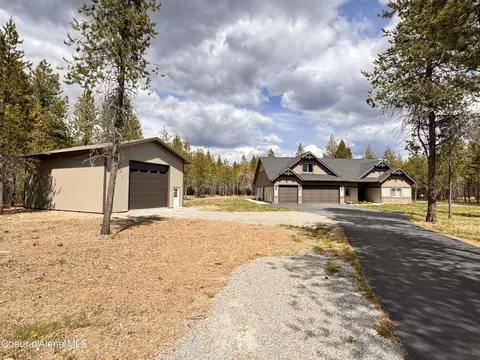 22057 N Massif Rd, Rathdrum, ID 83858