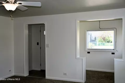 Living - 507 Third St, Pinehurst, ID 83850 photo 3 of 3