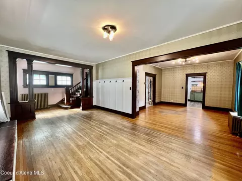 Living - 166 King St, Wallace, ID 83873 photo 2 of 5