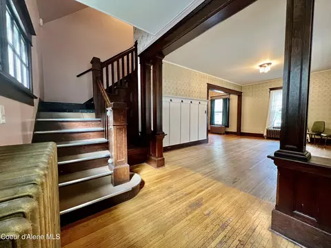 Entry Way - 166 King St, Wallace, ID 83873 photo 1 of 3