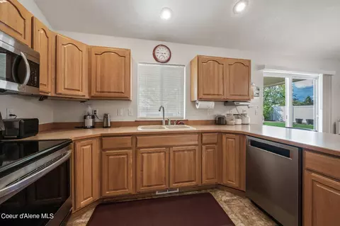 Kitchen - 907 E Stoneybrook Loop, Post Falls, ID 83854 photo 3 of 4
