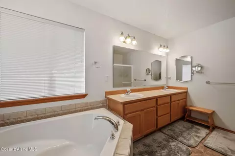 Bath - 907 E Stoneybrook Loop, Post Falls, ID 83854 photo 1 of 3