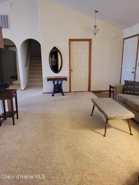 Living - 907 E Stoneybrook Loop, Post Falls, ID 83854 photo 2 of 4