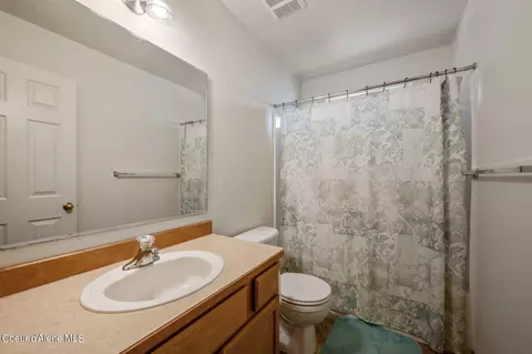Bath - 907 E Stoneybrook Loop, Post Falls, ID 83854 photo 2 of 3