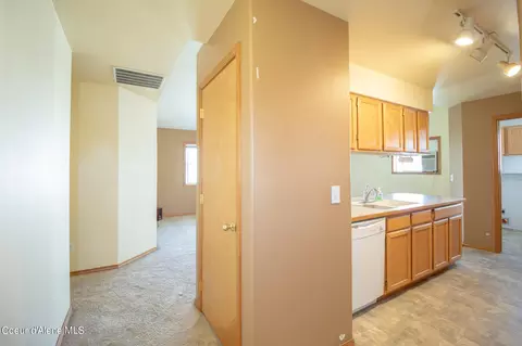 1305 E Horsehaven Ave, Post Falls, ID 83854 photo 4