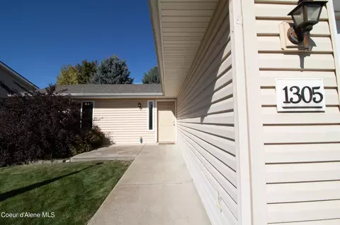 1305 E Horsehaven Ave, Post Falls, ID 83854 photo 2