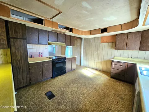Kitchen - 402 E 3rd Ave, Clark Fork, ID 83811 photo 4 of 4