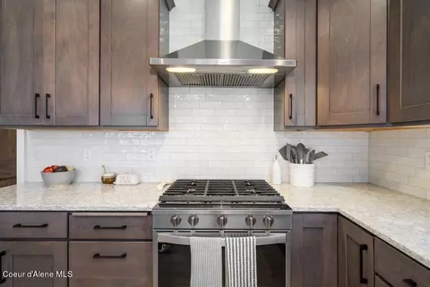 Kitchen - 1049 E Percival Ave, Post Falls, ID 83854 photo 4 of 5