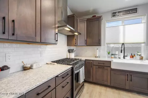 Kitchen - 1049 E Percival Ave, Post Falls, ID 83854 photo 2 of 5