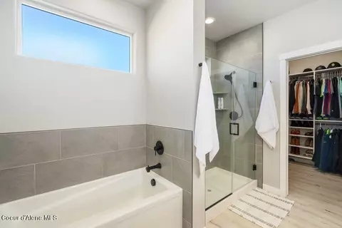 Bath - 1049 E Percival Ave, Post Falls, ID 83854 photo 2 of 3