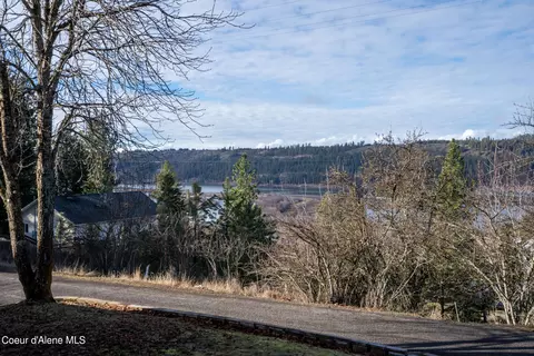 View/Area - 311 E Park Ave, Harrison, ID 83833 photo 2 of 8