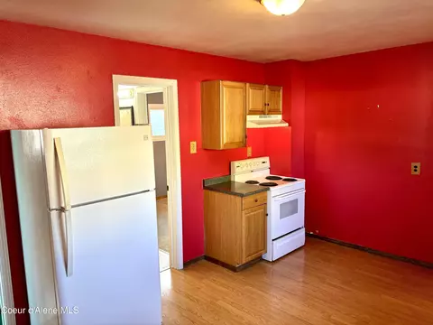Kitchen - 204 Portland Ave, Kellogg, ID 83837 photo 2 of 3