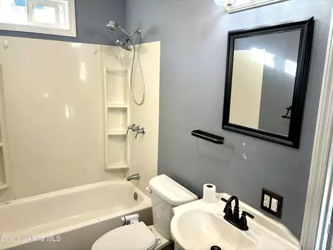 Bath - 204 Portland Ave, Kellogg, ID 83837 photo 3 of 3
