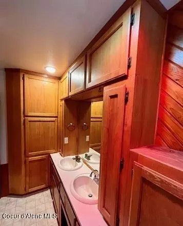 Bath - 814 Bryan Dr, Kamiah, ID 83536 photo 3 of 5