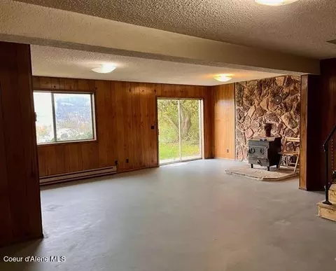 Living - 814 Bryan Dr, Kamiah, ID 83536 photo 1 of 1