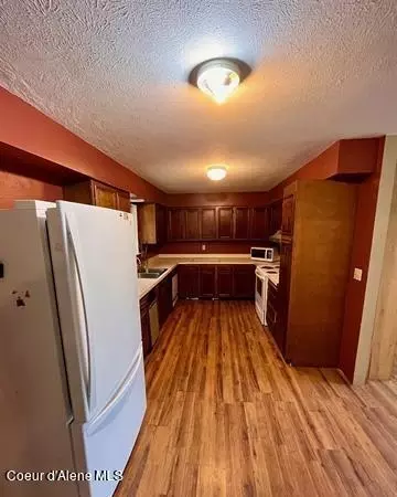 Kitchen - 814 Bryan Dr, Kamiah, ID 83536 photo 3 of 4