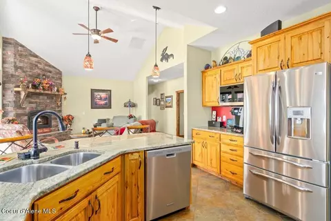 Kitchen - 16145 W Nelson Loop Rd, Rathdrum, ID 83858 photo 5 of 6