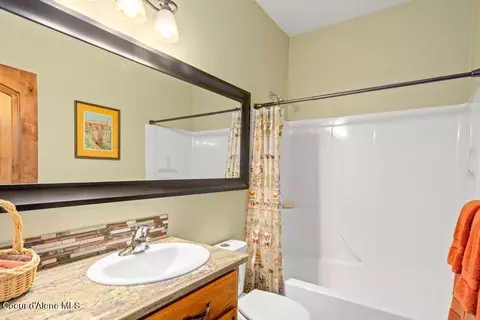 Bath - 16145 W Nelson Loop Rd, Rathdrum, ID 83858 photo 4 of 5