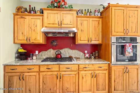 Kitchen - 16145 W Nelson Loop Rd, Rathdrum, ID 83858 photo 3 of 6
