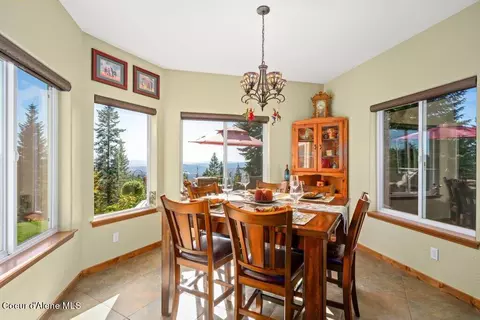 Dining - 16145 W Nelson Loop Rd, Rathdrum, ID 83858 photo 2 of 2