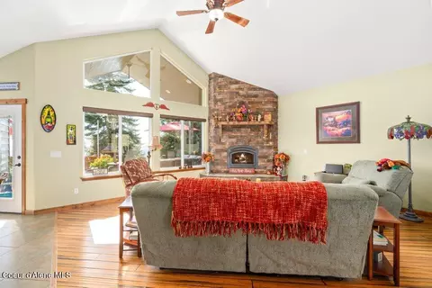 Living - 16145 W Nelson Loop Rd, Rathdrum, ID 83858 photo 1 of 4