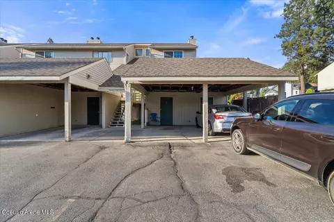 8206 N Ridgewood Dr #6, Hayden, ID 83835
