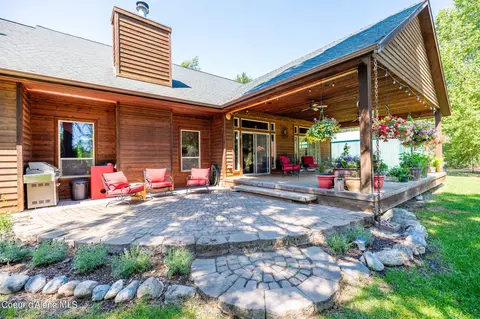18310 N Circle S Trl, Rathdrum, ID 83858