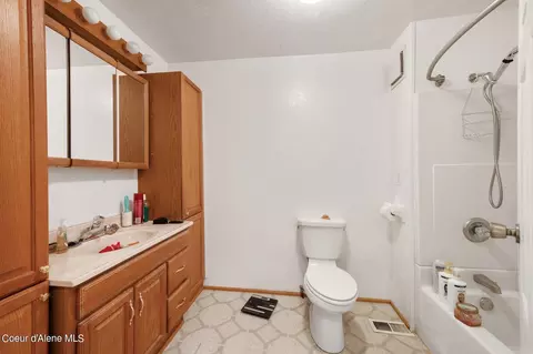 Bath - 301 N Sixth St, Osburn, ID 83849 photo 1 of 1