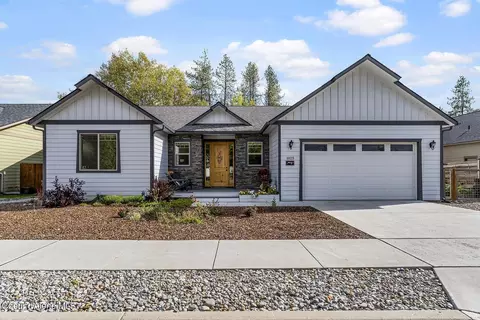 1025 Northview Dr, Sandpoint, ID 83864