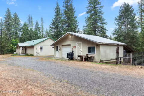 9360 W Liberty Dr, Spirit Lake, ID 83869