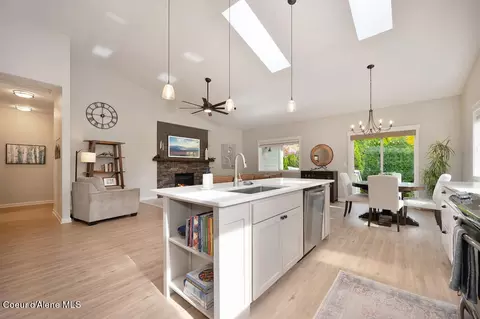 Kitchen - 307 S Riverside Harbor Dr, Post Falls, ID 83854 photo 6 of 9