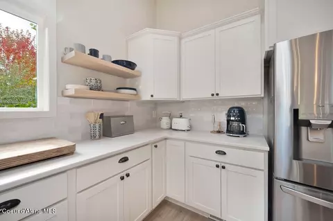 Kitchen - 307 S Riverside Harbor Dr, Post Falls, ID 83854 photo 9 of 9