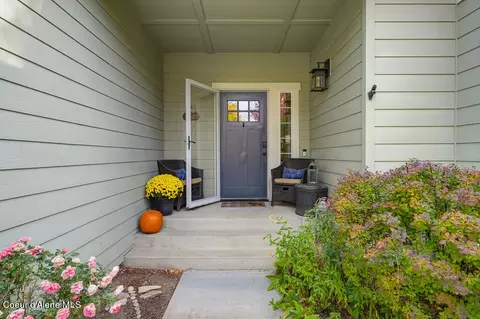 Exterior - 307 S Riverside Harbor Dr, Post Falls, ID 83854 photo 4 of 19