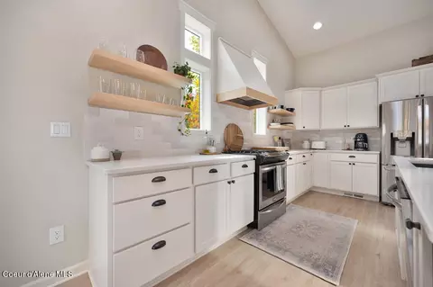 Kitchen - 307 S Riverside Harbor Dr, Post Falls, ID 83854 photo 2 of 9