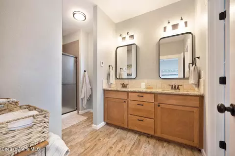 Bath - 307 S Riverside Harbor Dr, Post Falls, ID 83854 photo 2 of 5