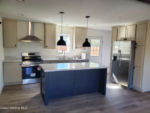 Kitchen - 620 E Mountain View Dr, Sandpoint, ID 83864 photo 1 of 4