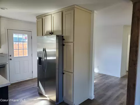 Entry Way - 620 E Mountain View Dr, Sandpoint, ID 83864 photo 1 of 2