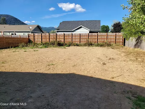 Exterior - 620 E Mountain View Dr, Sandpoint, ID 83864 photo 8 of 10