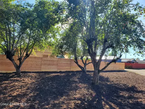 Exterior - 620 E Mountain View Dr, Sandpoint, ID 83864 photo 3 of 10