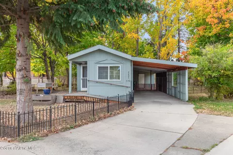 2425 W Plymouth Cir, Coeur D'alene, ID 83815