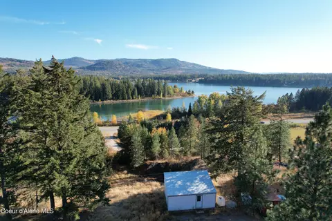 25 Pine Leaf Rd, Laclede, ID 83841