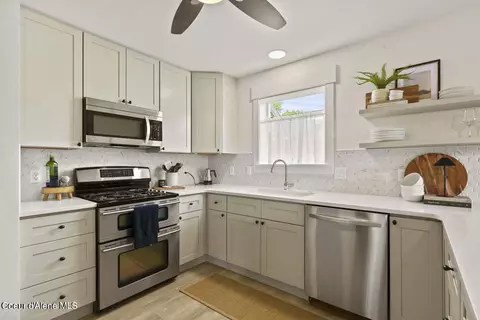 Kitchen - 1914 E Sundance Dr, Post Falls, ID 83854 photo 2 of 4